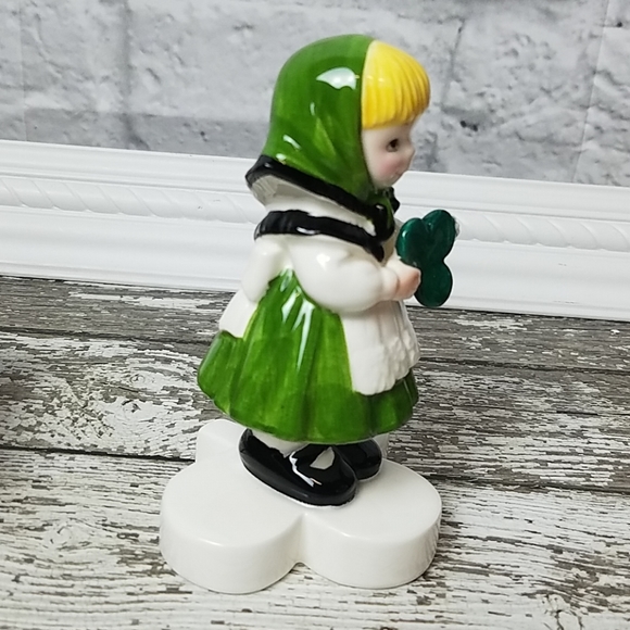 Walt Disney Goebel it's a small world Irish Girl - Picture 5 of 8